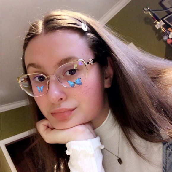 Meet your Posher, Hannah - Picture 1 of 1